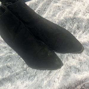 Soul black booties